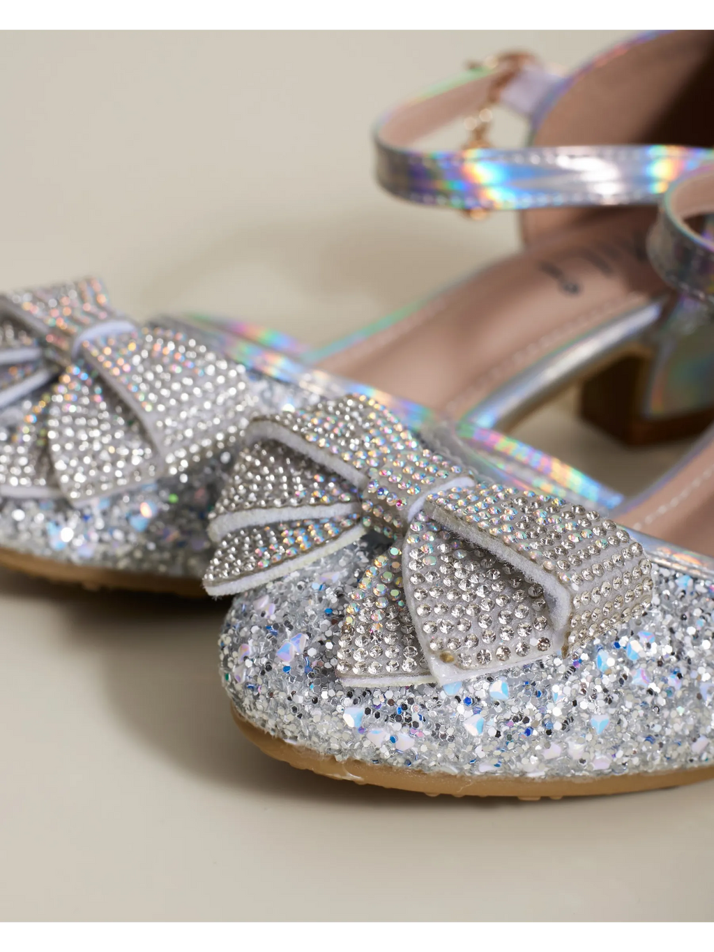 zapatos de fiesta para niña MiLi plateados con tacón y strass (5)