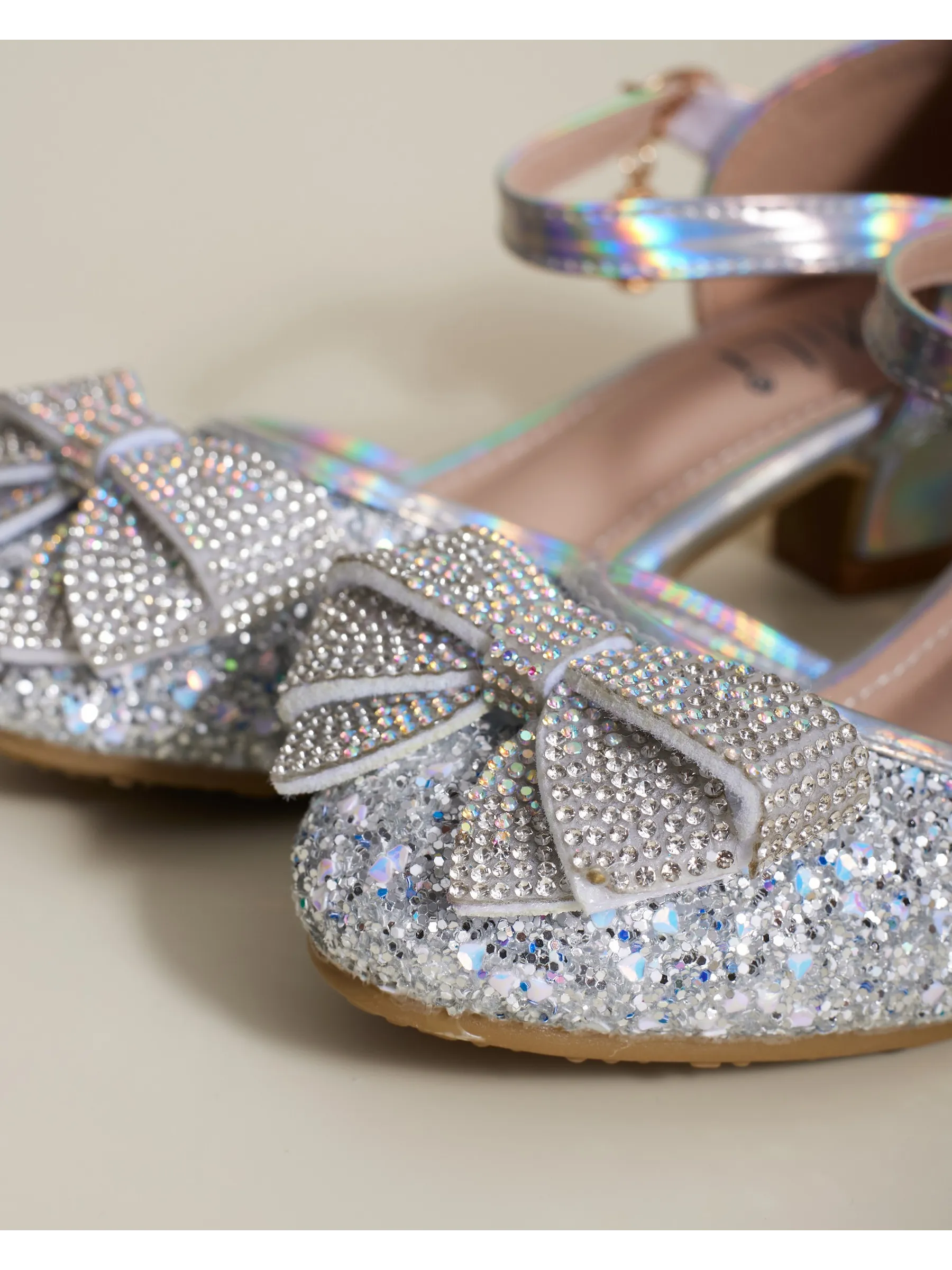 zapatos de fiesta para niña MiLi plateados con tacón y strass (5)
