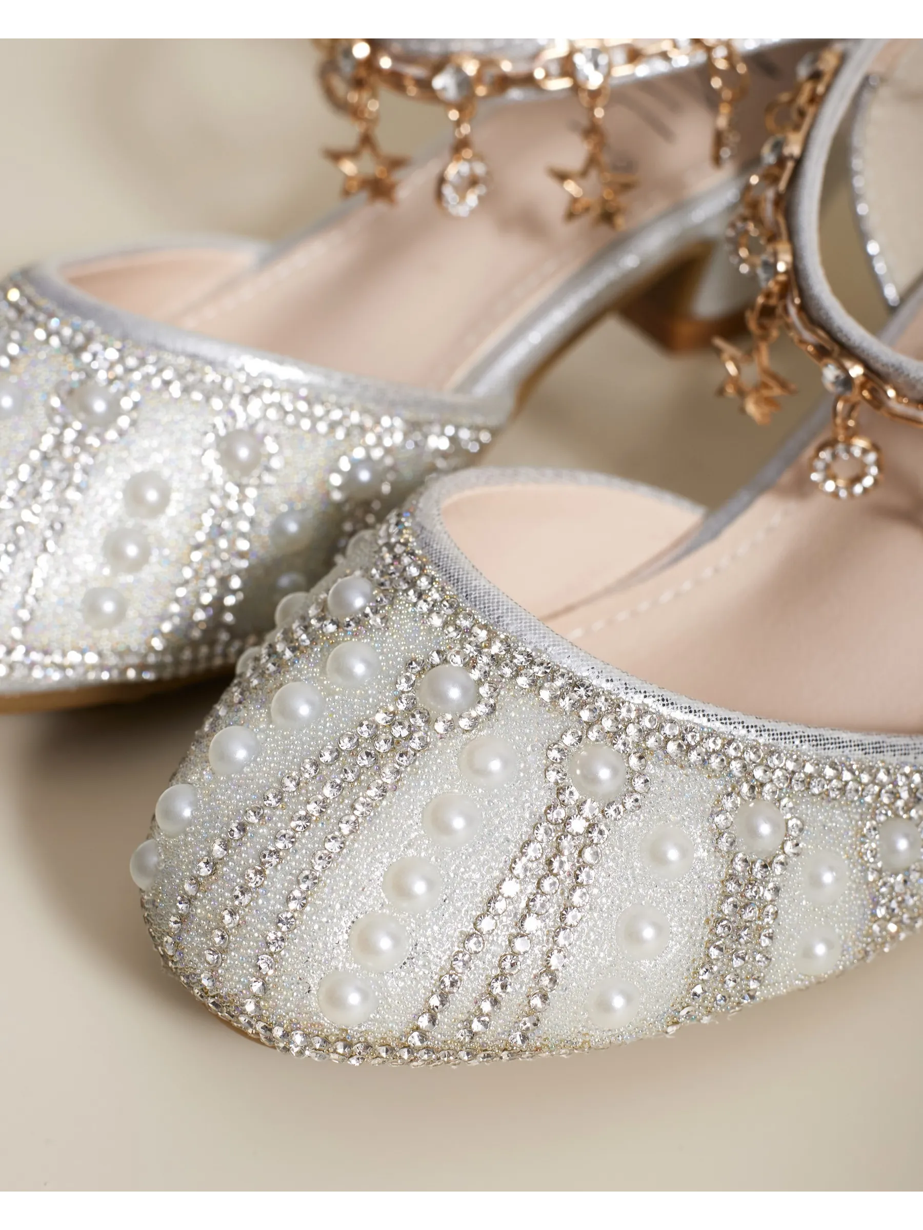 zapatos de fiesta para niña MiLi plateados con tacón y strass (10)