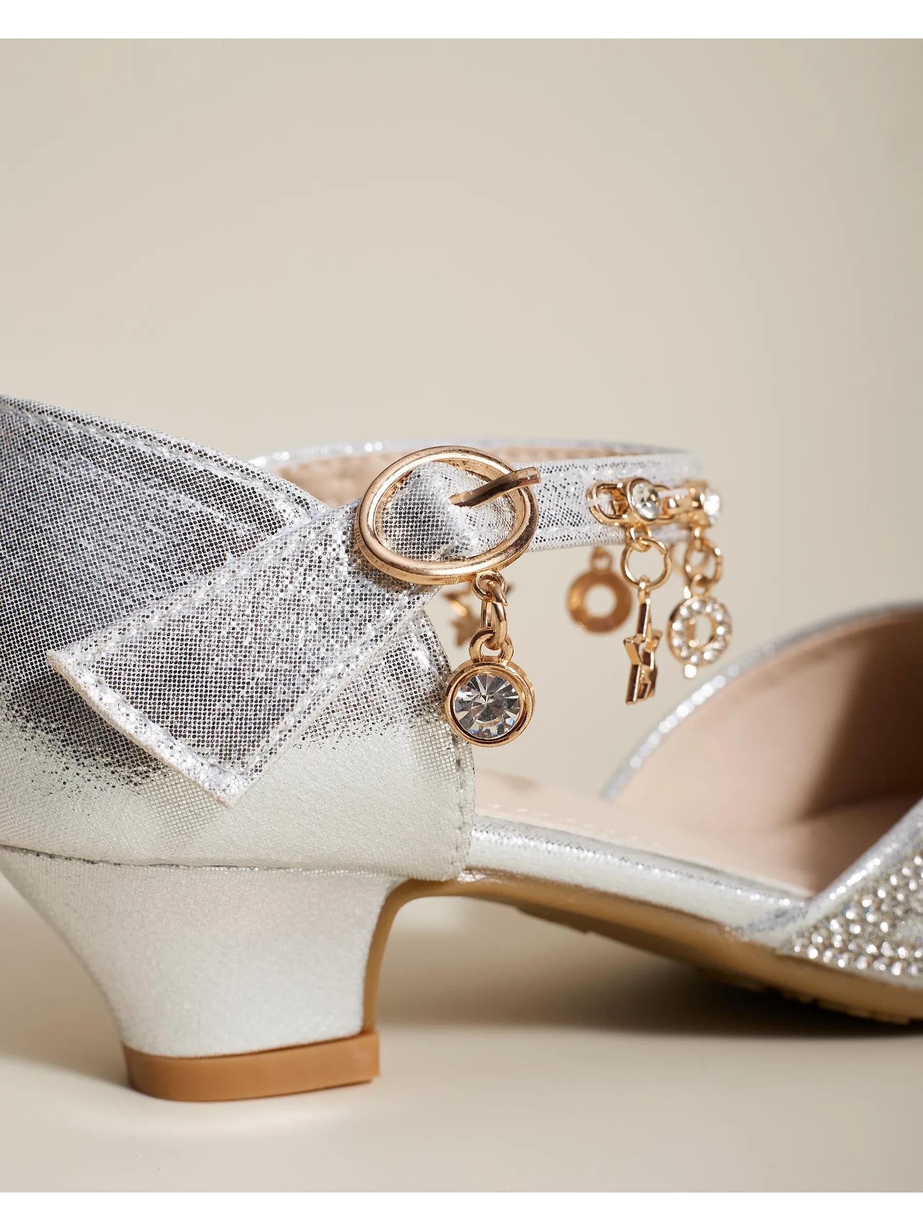 zapatos de fiesta para niña MiLi plateados con tacón y strass (12)