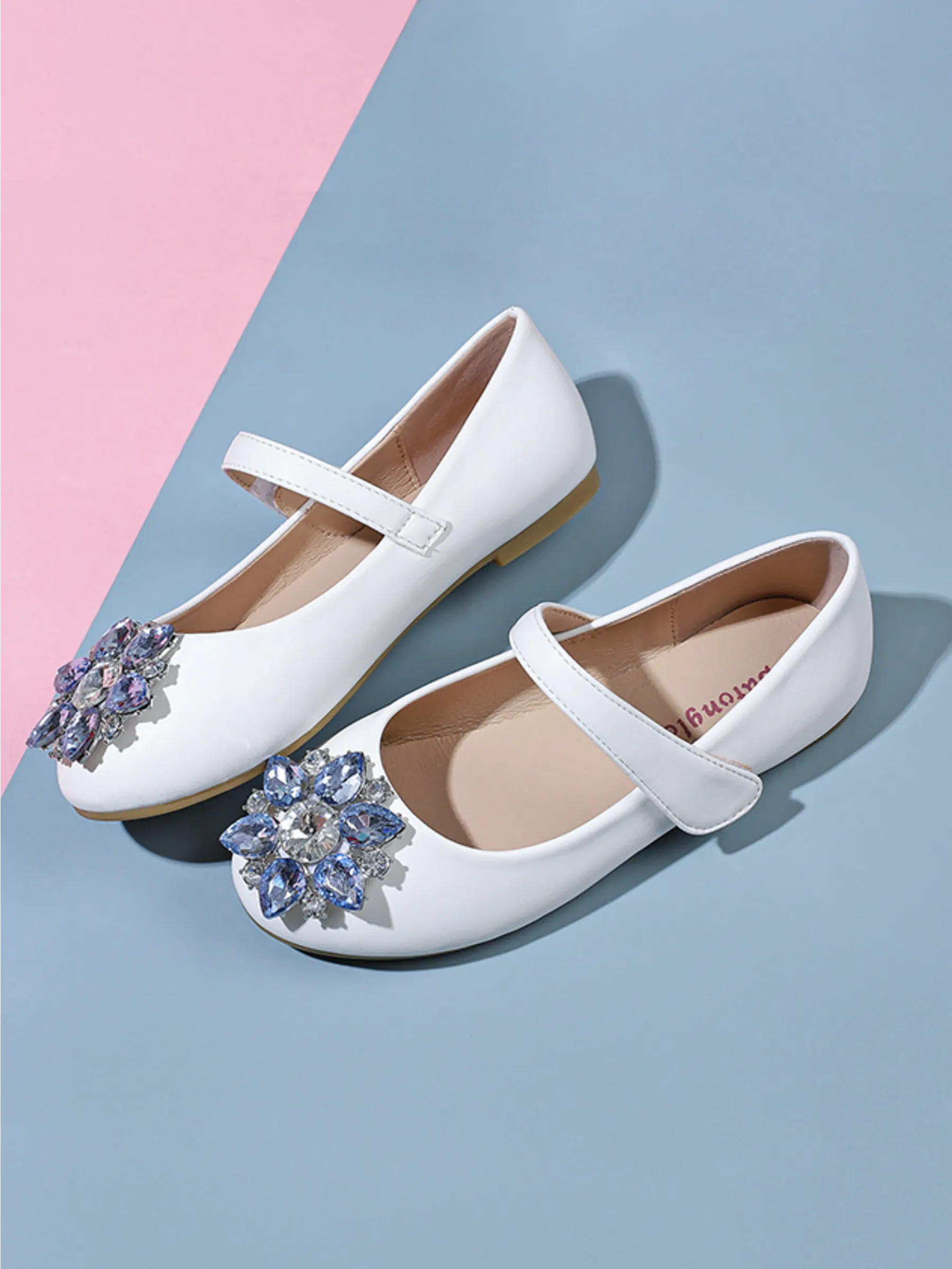 zapatos de fiesta para niña MiLi cerrados blancos con broche y strass (15)