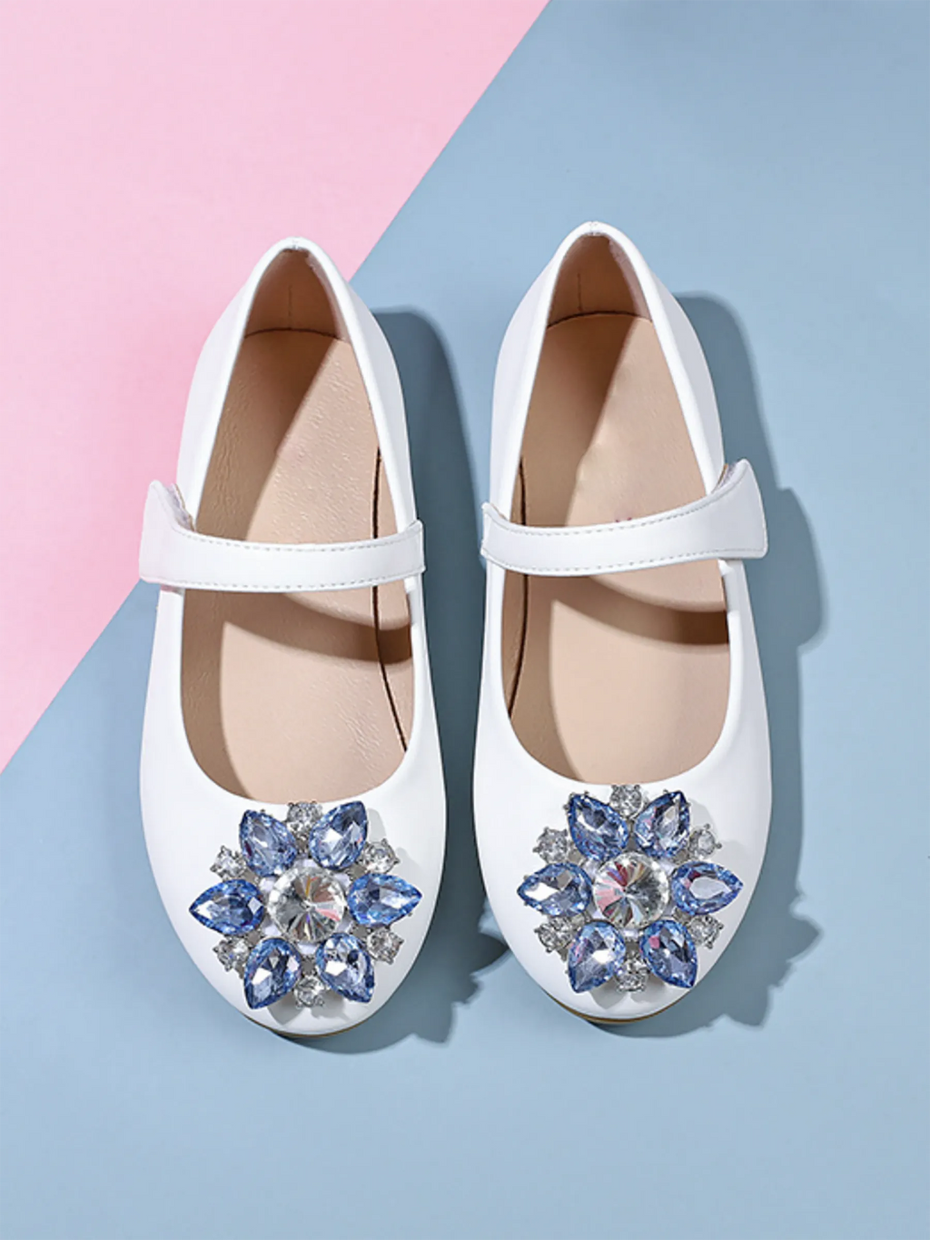 zapatos de fiesta para niña MiLi cerrados blancos con broche y strass (16)