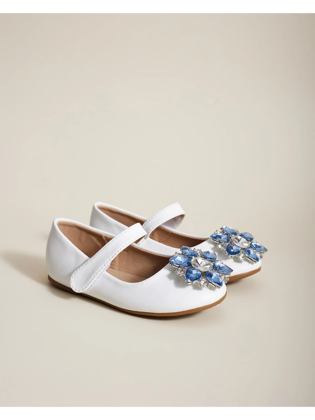 zapatos de fiesta para niña MiLi cerrados blancos con broche y strass (18)