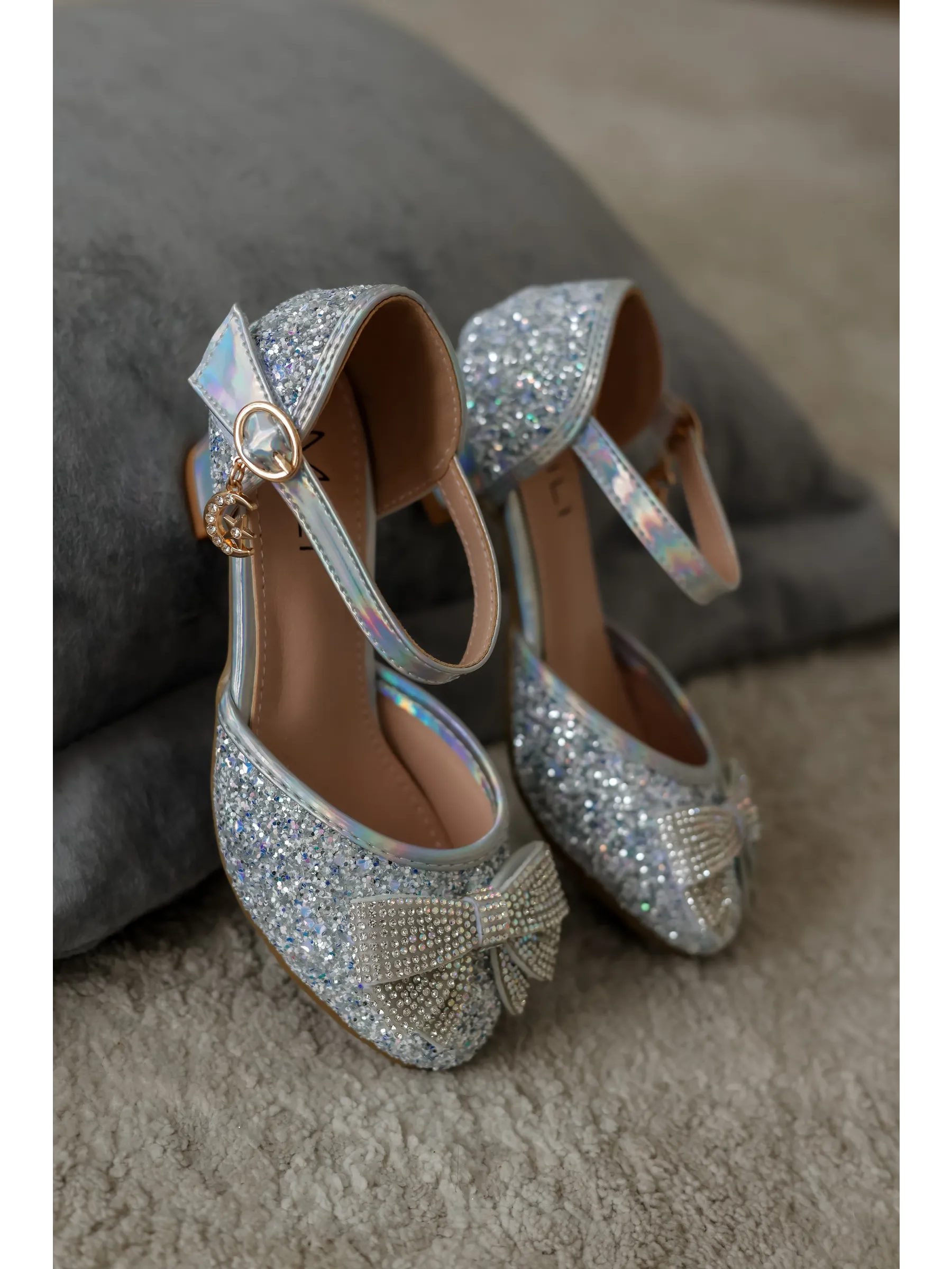zapatos de fiesta para niña MiLi plateados con tacón y strass (20)