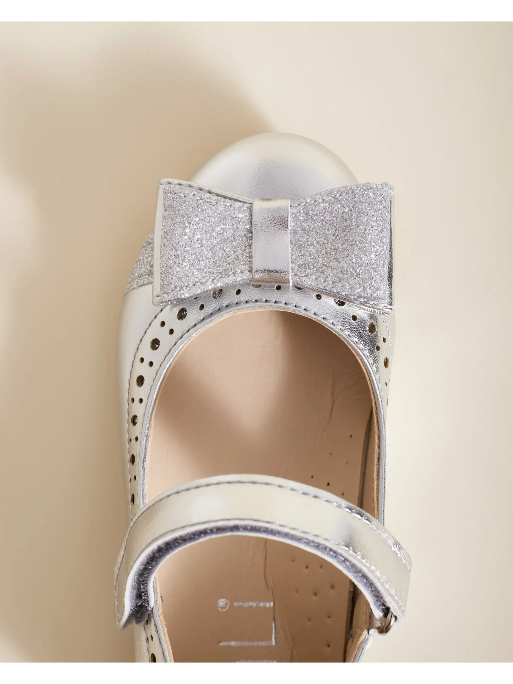 zapatos de fiesta para niña MiLi cerrados plateados con strass (6)