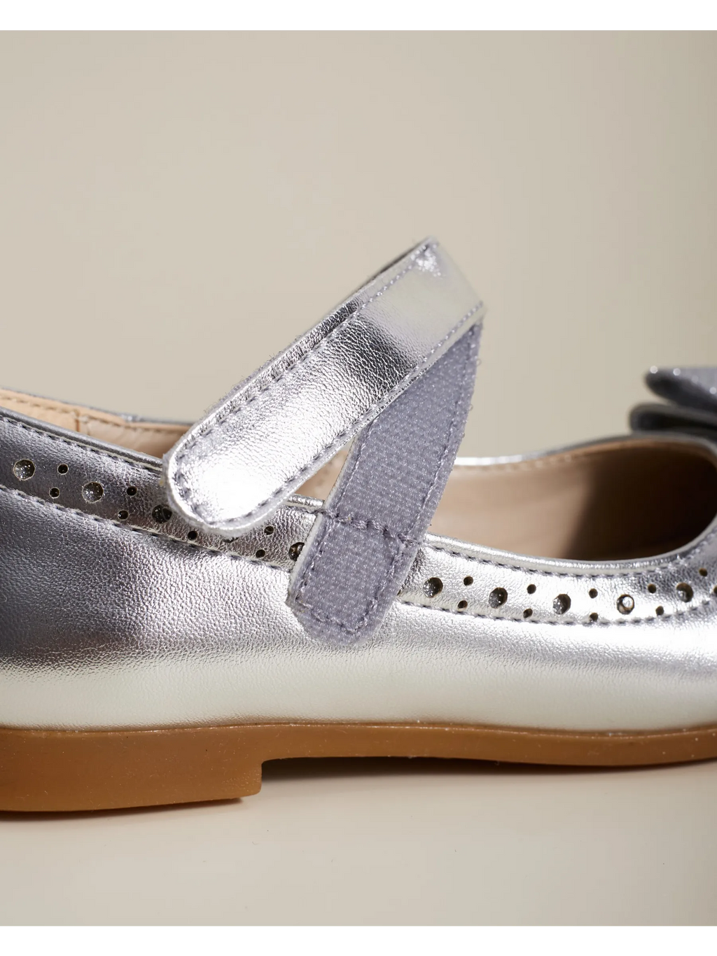 zapatos de fiesta para niña MiLi cerrados plateados con strass (8)