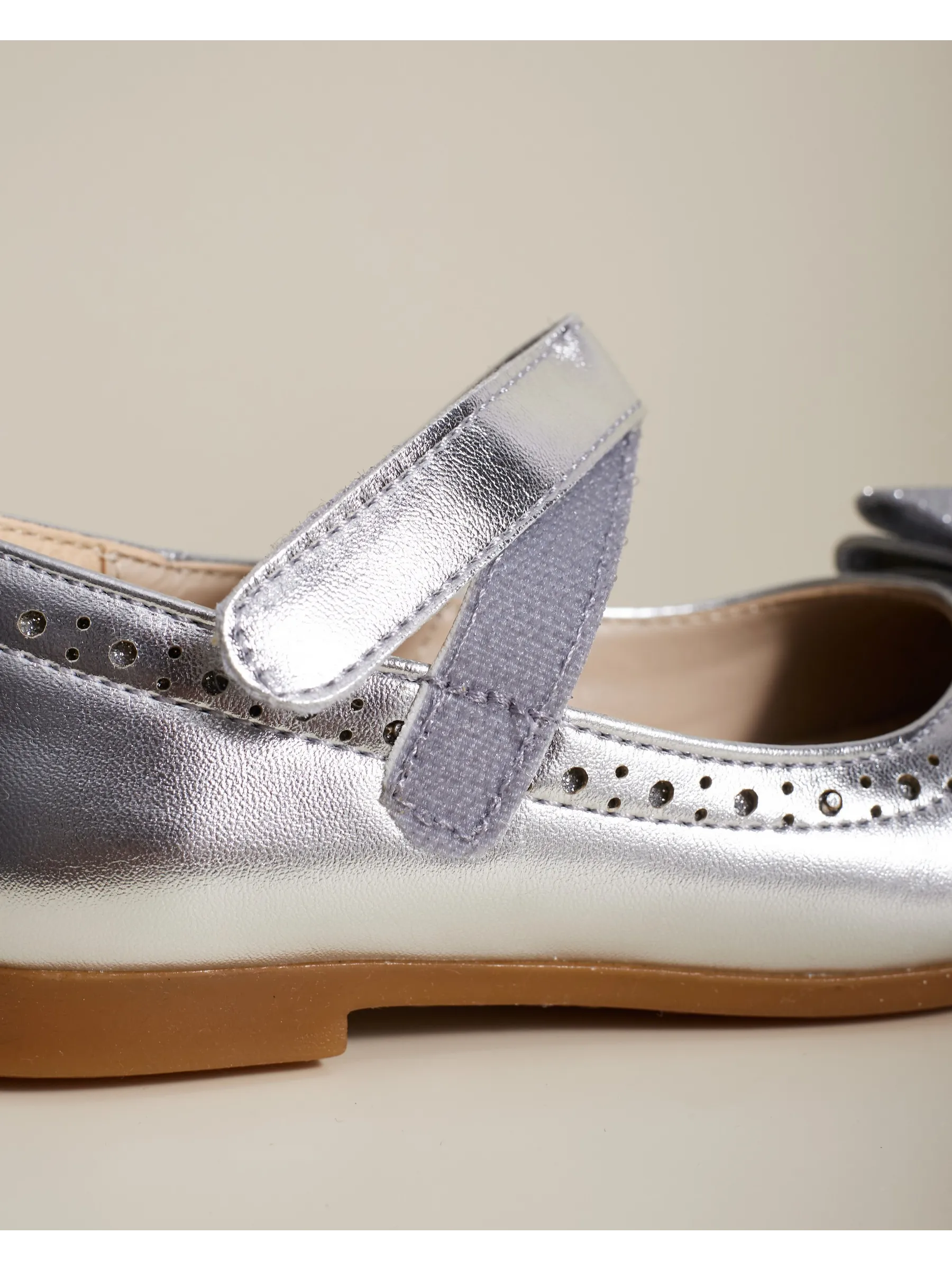 zapatos de fiesta para niña MiLi cerrados plateados con strass (8)